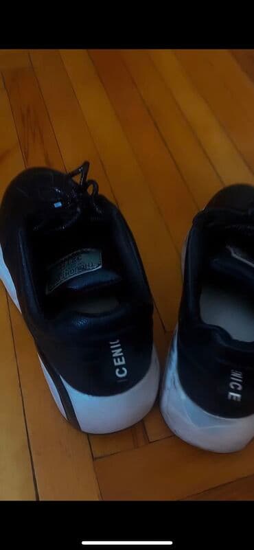 fitnes üçün qadın krosovkaları: Ölçü: 36.5, rəng - Qara, İşlənmiş — 2