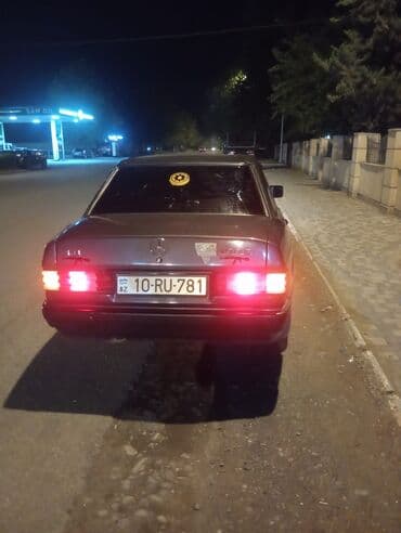 Mercedes-Benz 190 (W201): 2 l | Sedan lalafo.az -da Mercedes-Benz 190 (W201): 2 l | Sedan