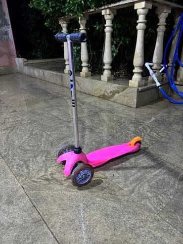 Uşaq geyimi və ayaqqabıları: Uşaq nəqliyyat dəsti 1) Pedallı kart - 4 təkərli, aşağı oturacaqlı — 2