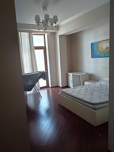 7 mikrorayon: İcarəyə verilir 4 otaqlı yeni tikili 137 m², Ağ şəhər q. Kateqoriya — 5