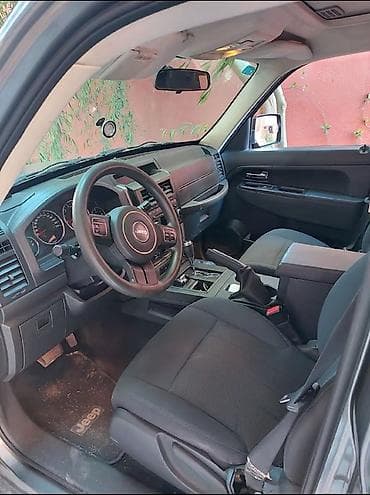 Jeep Liberty: 3.7 l | 2012 il Ofrouder/SUV — 3