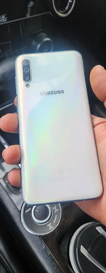Бытовая техника: Samsung Galaxy A50, цвет - Белый, Две SIM карты — 2