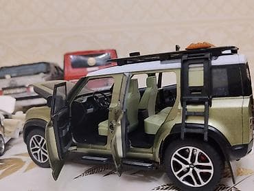 cilcıraq modelləri: Metal maket avtomobillər dəsti – Land Rover Defender və Mercedes-Benz — 5