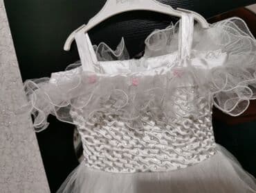 Dəstlər: Ağ rəngli qız uşağı üçün ziyafət/şənlik donu
2-4 yaş üçün — 2