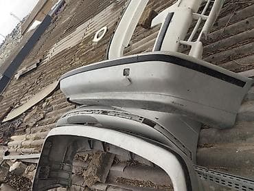 Avtomobil üçün ön və arxa bamperlər - Rəng: ağ (üst hissələrdə