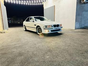 bmw gs: BMW 5 Series E39 sedan - Korpus: ağ rəngli, 4 qapılı sedan - Optika — 2