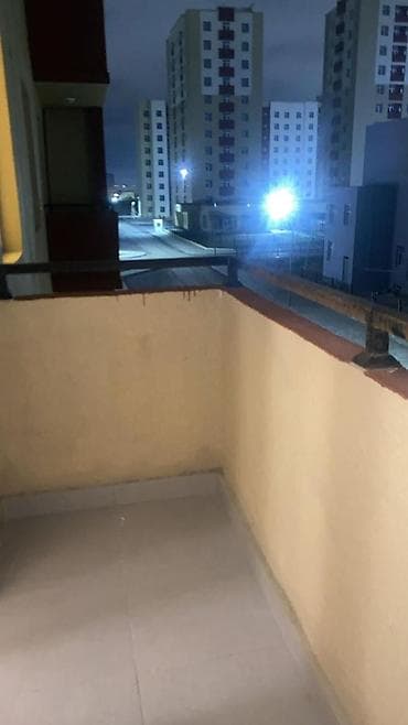 Kiraye ev_bileceride dsk yoluna yaxin midanin binasında 9/3 — 8