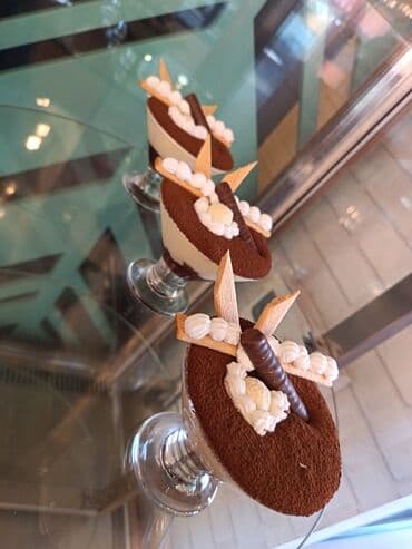 Universal Asbazam özümü isi axtaram 17il tədcrube ümümi dünya metbəx