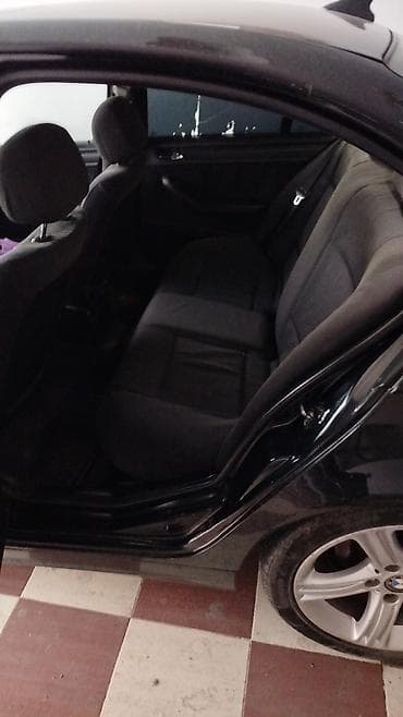 bmw e39 oturacaq: BMW 3 Series E46 sedan – qara rəng, 5 yerlik, arxa ötürücülü — 7