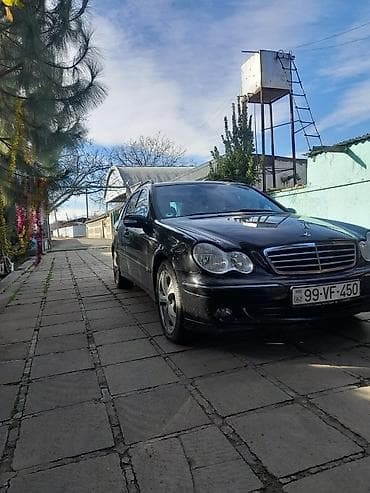 Транспорт: Mercedes-Benz C‑Class sedan - Kuzov: qara rəngli sedan, klassik — 2