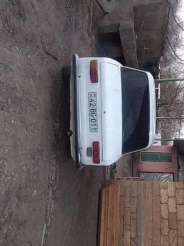 Мототранспорт: VAZ 2101 “Jiquli” – klassik sedan - Kuzov: 4 qapılı sedan, ağ rəng - — 2