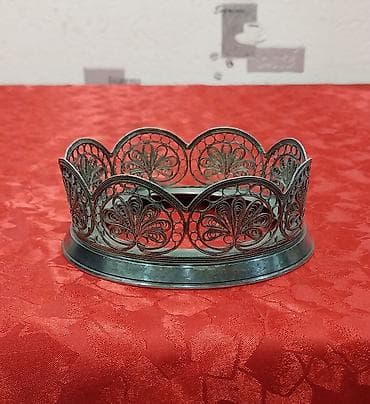 duz qablari: Qənd qabı sovet istehsalı, yaxşı vəziyyətdədir. Materialı melxior — 7