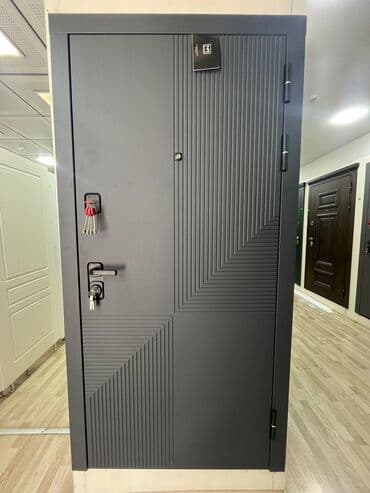 serf qapılar: Qəhvəyi rəngdə, rombik dizaynlı, möhkəm görünüşlü qapı. Ev və ya ofis — 2