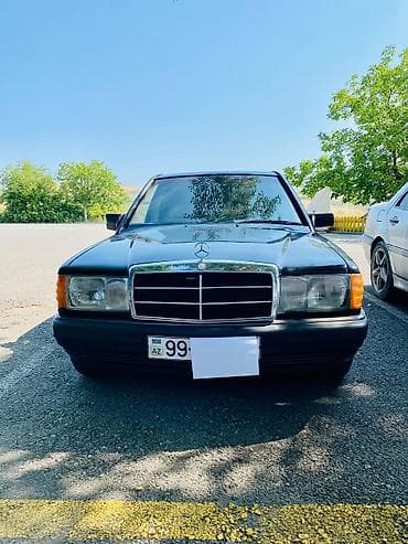 Mercedes-Benz 190-Series: 1.8 l | 1992 il Sedan — 2