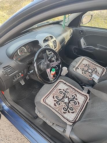 niva stoplari rcd: Mavi rəngli sedan avtomobil Xüsusiyyətlər: barter maraqlıdır - — 5