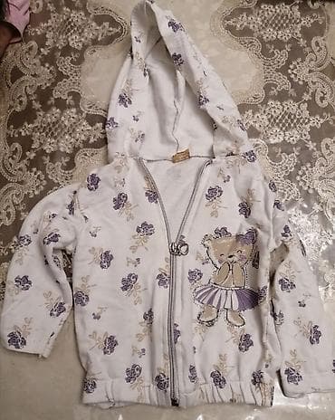 Детская обувь: 1-2 yaşlı uşaq üçün nazik, papaqlı jaket. Yaxşı vəziyyətdə — 1