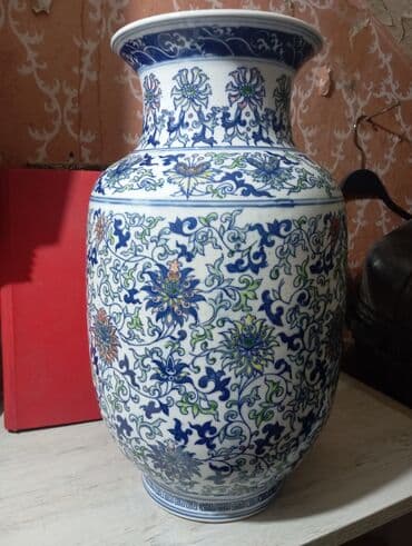 Xalçalar: Bir vaza, Farfor — 1