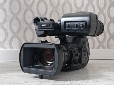 видеокамера: Sony EX3. Təcili satılır. 2 batareya 1 kart (16gb) Adaptor İşıq — 1
