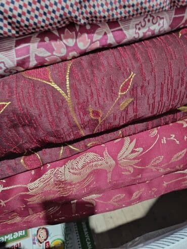 4 döşək 3 yorgan döşekler 50 azn yorğanlar 30 AZN. hamısını bir yerdə