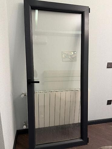 Teki 100 AZN Şüşə qapı – alüminium çərçivəli, tünd boz rəng - — 1