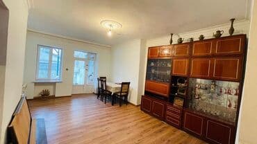 6 cı mikrorayon satılan evlər: 6-ой микрорайон 5 комнат, 170 м², Нет кредита, Средний ремонт — 10