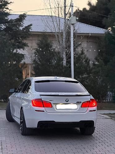 prius 20 kuza arxa stop: BMW 5 series: 2 l | 2012 il Sedan — 2