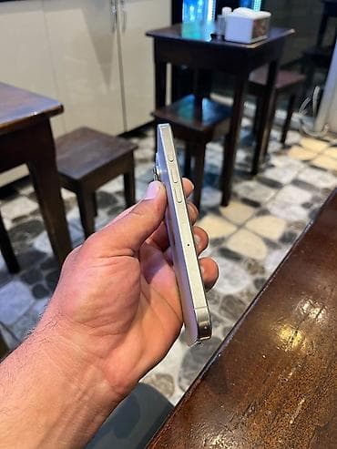 ipad 6 plus: IPhone 16 Pro, 256 GB, Gümüşü, Face ID — 2