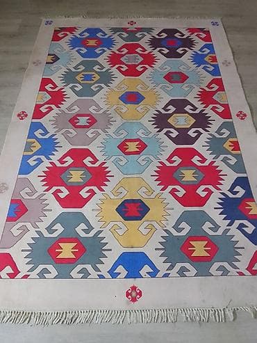antik xalça: Kilim üslubunda dekorativ xalça Uzunu 2.20 Eni 1.50. 050 670 15 12 — 1