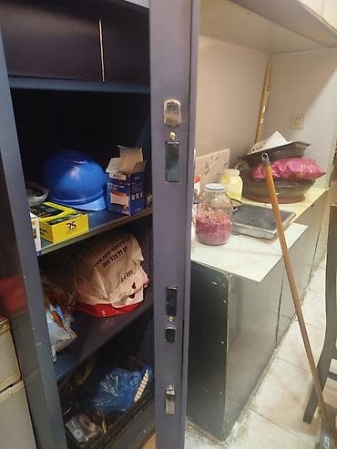 tibbi dolab: Tecili satilirAIPU markalı metal seyf/dolab - Rəng: tünd boz - Ön — 1