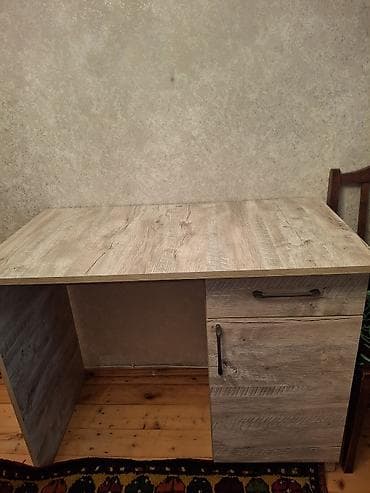 Düz masa, Polkalı, Siyirməli, Teksturalı laminat, Zəmanətsiz, Kredit yoxdur