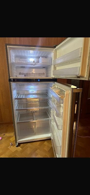 soyuducu yeni: 2 qapılı Sharp Soyuducu Satılır, rəng - Gümüşü, Dispenserli — 2