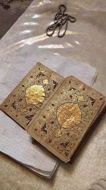 dərzilik kitabı: Məhsul: Əlyazma dua kitabları (2 ədəd), miniatür bəzəkli Təsvir: - — 3