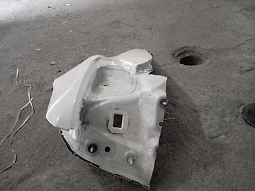 bmv i8: Заднее правое, BMW 2017 — 2