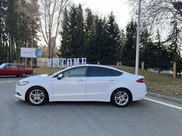mercedes benz e 2000: Ford Fusion sedan – ağ rəng, 4 qapı, tam ölçülü şəhər/tras sedanı — 4