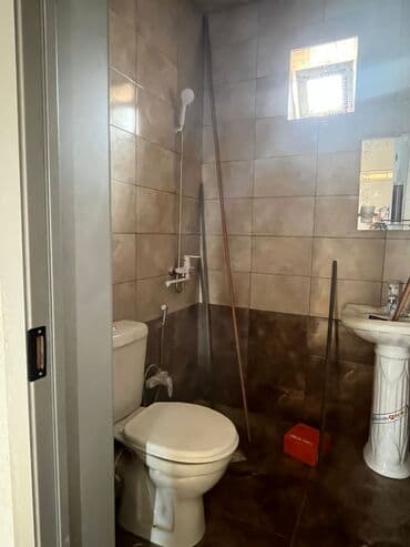 saray mtk satis qiymetleri 2023: Binede düz asvalt Yolun ustunde 1.7sotun icinde 7das kursurlu 3otaqli — 7