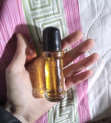 Şüşə flakonlu sprey ətir - Qızılı rəngli ətir məhlulu - Şüşə korpus