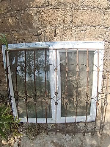 plastik gapi: PVC pəncərə və dəmir barmaqlıq dəsti - Material: ağ PVC pəncərə — 1