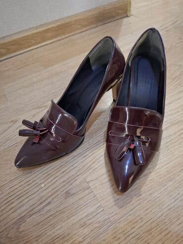 женские туфли с бантами: Qadın klassik tufliləri - Rəng: tünd bordo (parlaq lak səth) - Burun — 1