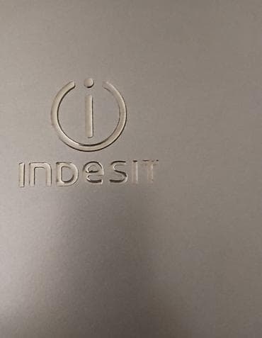 2 qapılı Indesit Soyuducu Satılır, rəng - Gümüşü