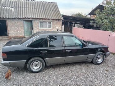 фольксваген седан: Mercedes-Benz sedan – W124 seriyası (qara/gümüş iki rəngli kuzov) — 4