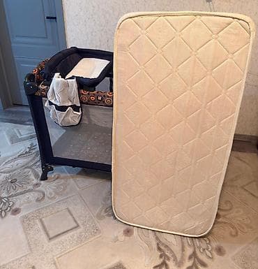 Oğlan və qız üçün, Dördbucaq, Beşik, Matras ilə, Yellənmə mexanizmsiz