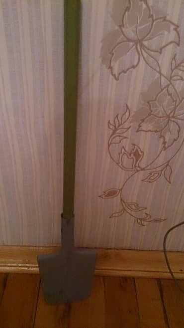 Kürəklər: . Teze . Bağda işlemek üçün balaca uşaq lopatkasi . Sssr - den — 1