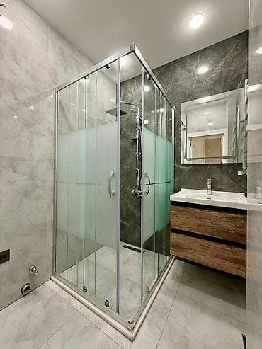 Otaqların satışı: Mənzildə müasir dizaynlı tam təmirli daxili məkanlar - Geniş dəhliz — 2