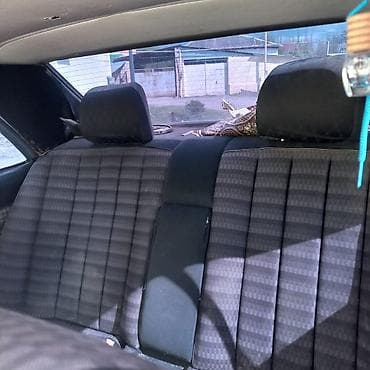 audi oturacaqlar: Mercedes-Benz 190 (W201): 2 l | 1989 il Sedan — 3