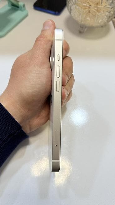 aple 13: IPhone 13, Ağ, Face ID — 4