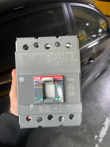 Abb firmasi avtomat yenidir 200a,butun gostericileri sekilde qeyd