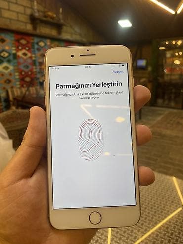 apple komputer: IPhone 8 Plus, Qızılı, Barmaq izi — 4