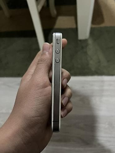 nokia 2730 classic: IPhone 4, Ağ — 5