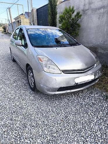 Продажа авто: Toyota Prius, gümüşü rəng, 5 qapılı hibrid hetçbek. Texniki — 1