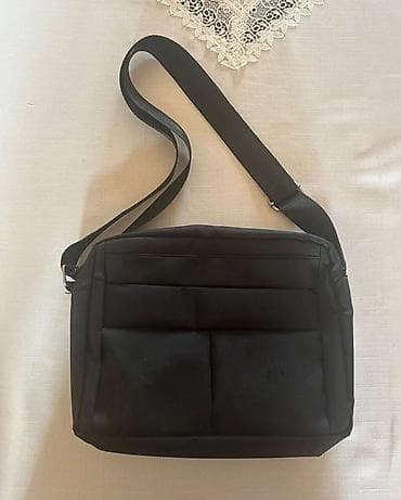 - Məhsul: Qara rəngli çiyin çantası - Material: Süni dəriyə bənzər lalafo.az -da - Məhsul: Qara rəngli çiyin çantası - Material: Süni dəriyə bənzər